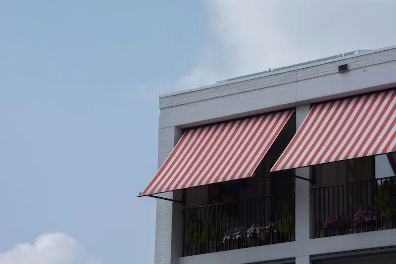 Copertine retractabile – soluția modernă pentru confort și design exterior 2 copertine retractabile